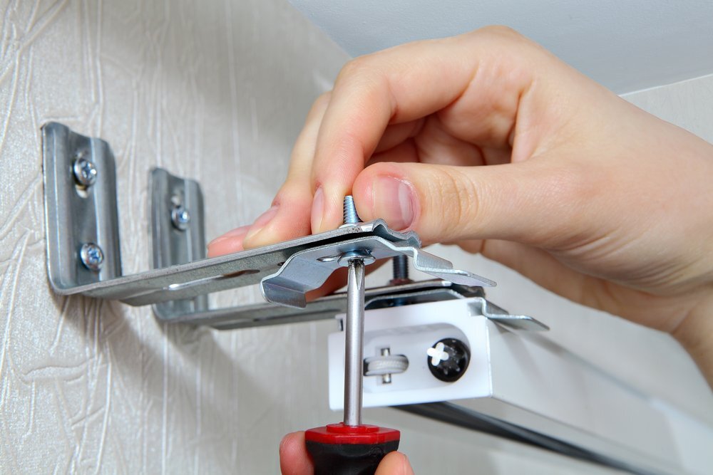 wall bracket for blinds