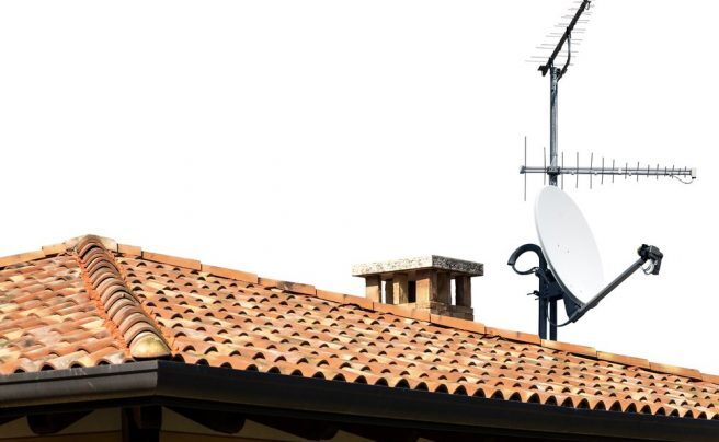 Television,Aerial,And,Satellite,Dish,On,The,Roof,Of,A